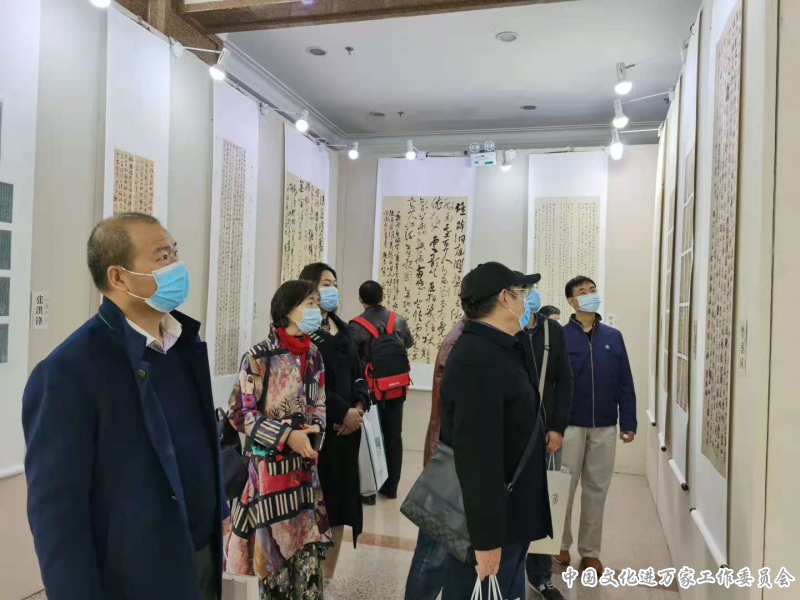 门头沟书法家协会市区分会组织部分会员参观北京书法篆刻精品展 门头沟书法家协会市区分会组织部分会员参观北京书法篆刻精品展